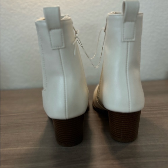 Qupid Cream Ankle cowboy Boots - Picture 4 of 6